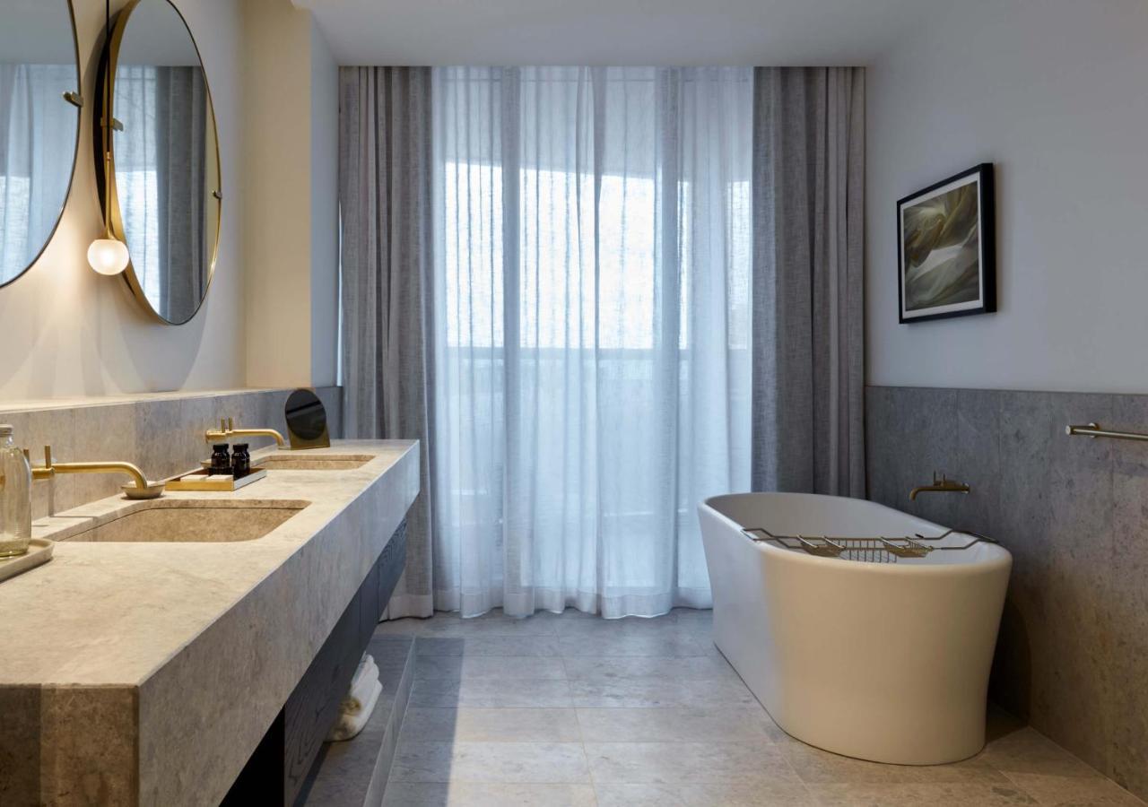 Radiance Suite with River View